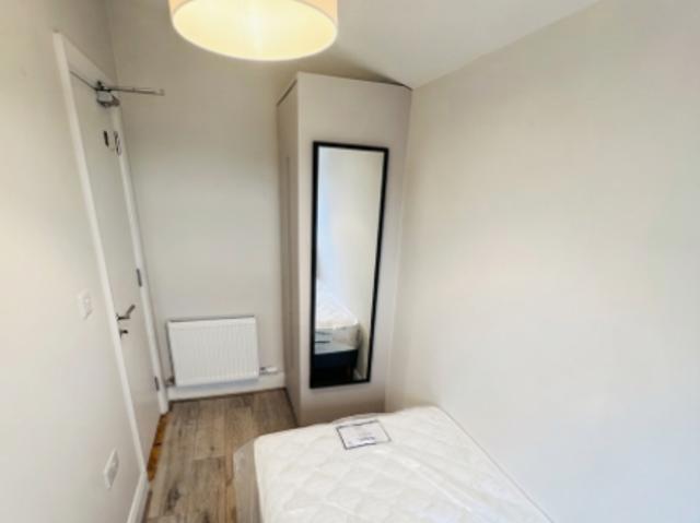 26 BALLYMUN ROAD DUBLIN 9, Unit B