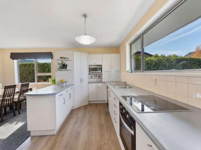 2/6 Croziers Road, Saint Albans, Christchurch City