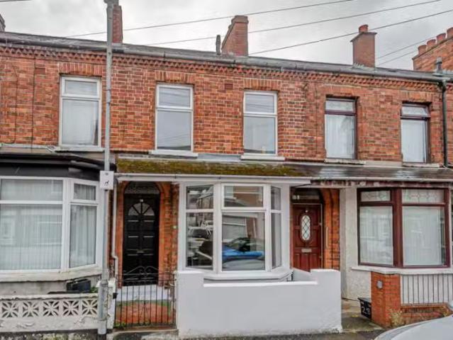 26 Dunraven Avenue