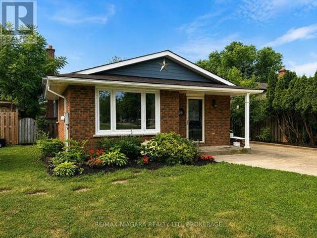 26 Friars Court, St. Catharines Lakeport, ON, L2N 6B5 house for sale | Listing ID X13570 | Royal LePage