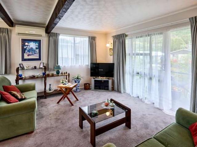 26 Hartford Crescent, Tōtara Park, Upper Hutt City