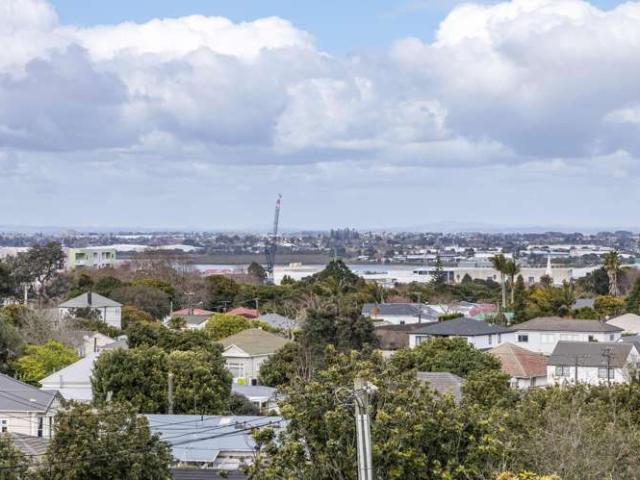 26 Huapai Street, One Tree Hill, Auckland City