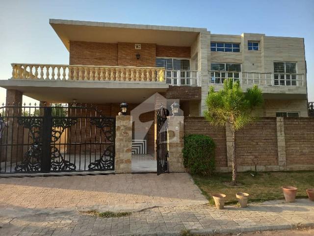 26 Marla Brand New Beautiful Double Unit House With 2 Entrances Corner Category