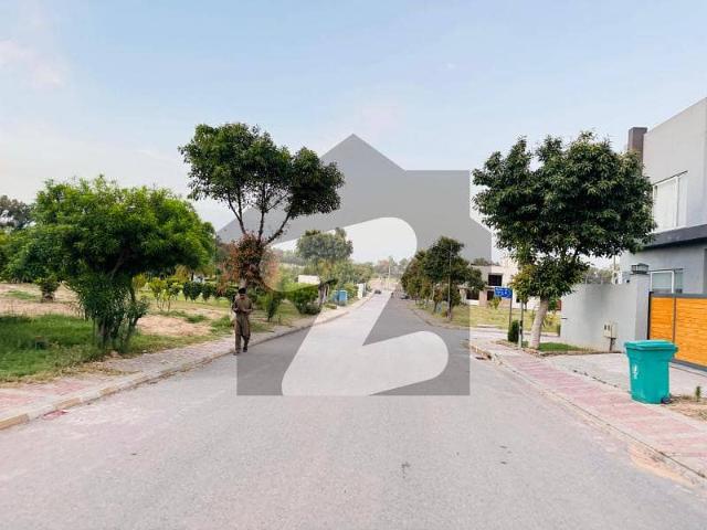 26 Marla Corner Park face Plot for Sale