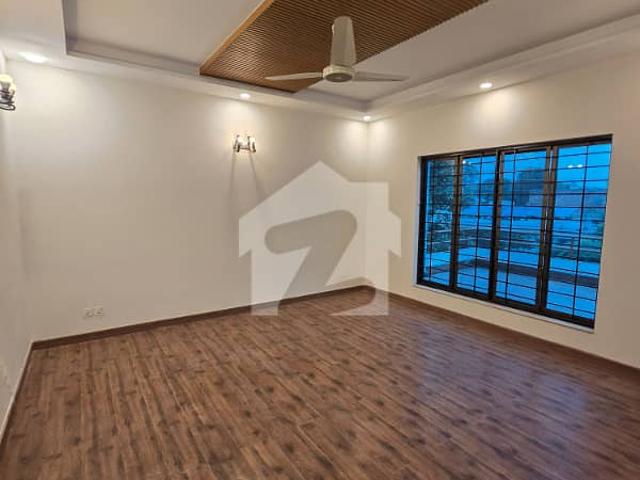 26 Marla House For Sale In Abid Majeed Road Main Cantt