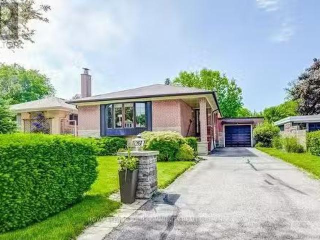 26 Nuffield Drive, Toronto E08, ON, M1E 1H4 house for sale.