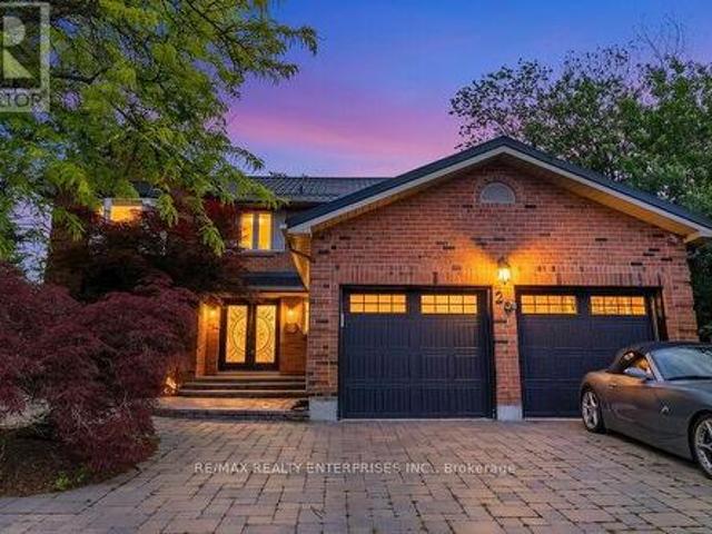 26 Oakridge Court, Brampton, ON, L6Z 2A4 house for sale | Listing ID W13459 | Royal LePage