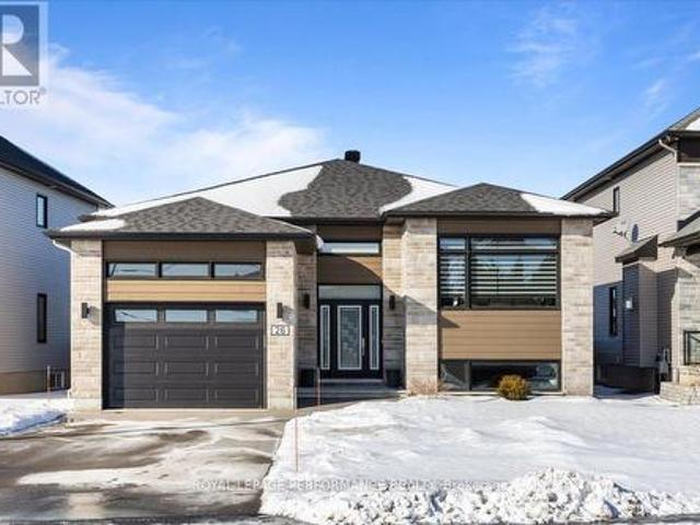 26 Pleasant Street, North Stormont, ON, K0C 1G0 house for sale | Listing ID X11941 | Royal LePage