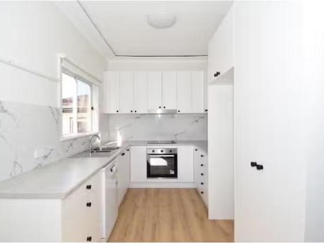 26 Rossford Avenue, Jannali House for rent Listed by Jack Sip.