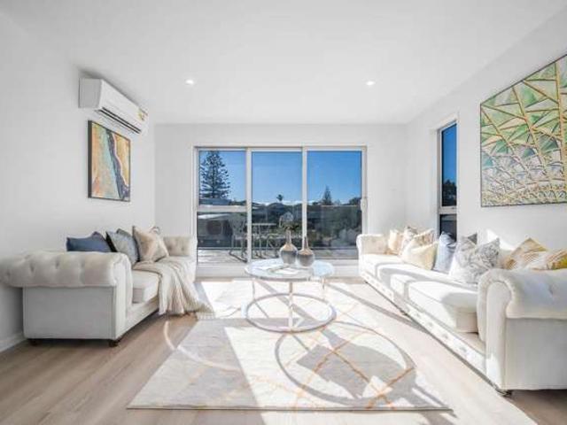 26B&D Trojan Crescent, New Lynn, Waitakere City