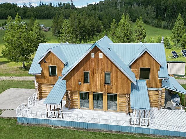 26fj 160± Off grid Acres With Lodge, Home / Shop / Outbuildings