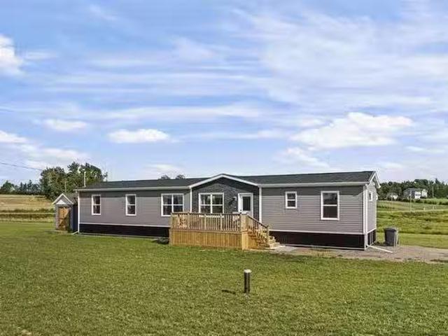2704 Nineteen Road, Kensington, PE, C0B 1M0 house for sale.