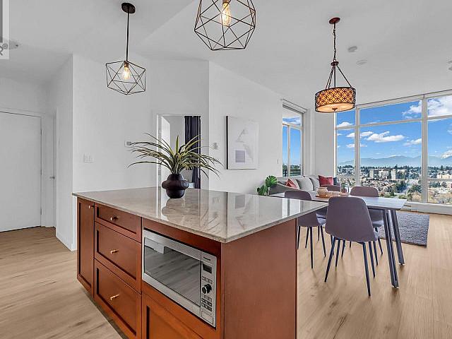 2706 280 Ross Drive New Westminster, British Columbia