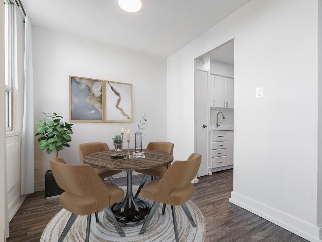 2700 Bathurst Street 1 Bedroom Apartment for Rent at 2700 Bathurst St, Toronto, ON M6B 2Z7 Englemount Lawrence