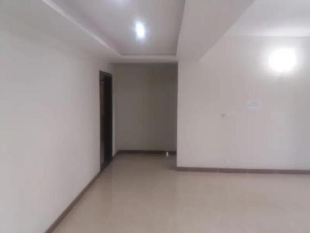 2700 Ft² Flat for Rent