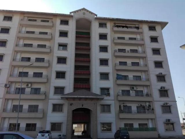 2700 Ft² Flat for Rent