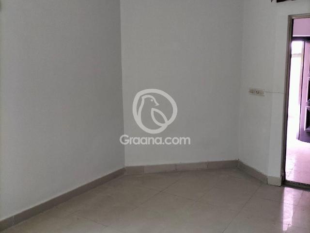 2700 Ft² Flat for Sale