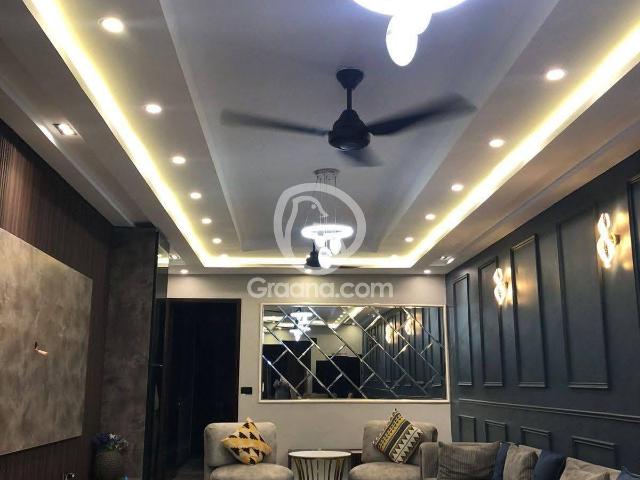 2700 Ft² Flat for Sale