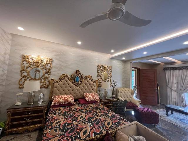 2700 Sq. Ft. Luxury flat for sale in saima twin tower