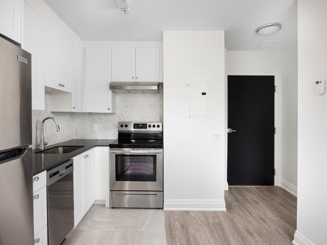 2701 EGLINTON AVE W 1 Bedroom Apartment for Rent at 2701 Eglinton Ave W, Toronto, ON M6M 1V2 Keelesdale