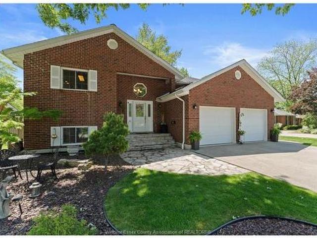 270 Irwin Avenue, Essex, ON, N8M 2T6 house for sale | Listing ID 26012 | Royal LePage