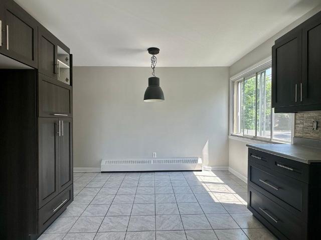 2715 Rue Prieur E Montréal Ahuntsic Cartierville, QC H2B