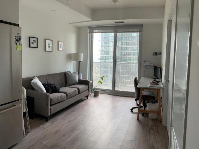 2711 4 Confederation Parkway, Mississauga | Leased, W13672 | Condos. Ca
