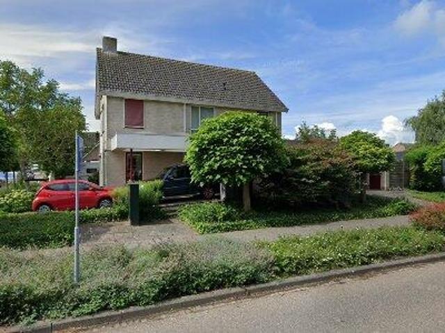 271 m2 office space for sale in Giessenlanden