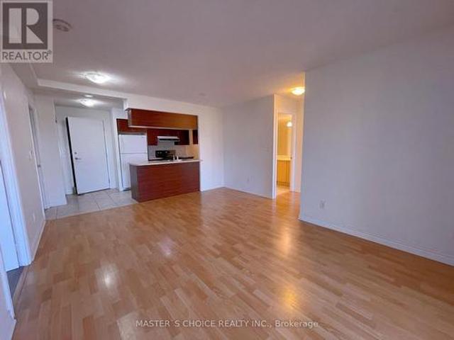 2721 3 Duke Of York Boulevard, Mississauga, ON, L5B 4P5 lease for lease | Listing ID W12981 | Royal LePage