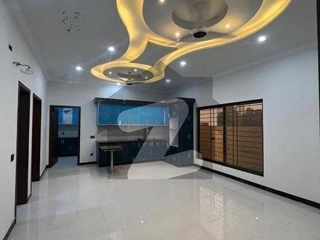 272 Square Yard 4 & 5 Bedrooms Luxury Villa FOR Rent Adjacent To Jinnah Avenue, Easy Access To Entrance Facing GRAND MOSQUE All Facilities Nearby And Utilities Present
