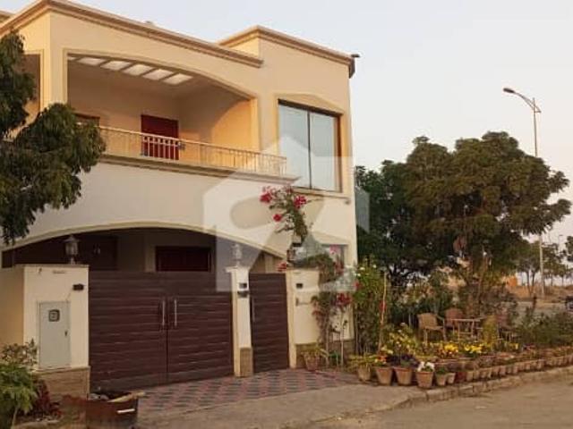 272 Square Yards Villa Available For Sale in Bahria Town Karachi
