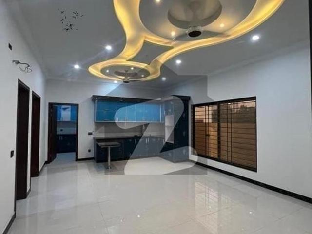 272 Sq Yd 4 &Amp  5 Bedrooms Luxury Villa FOR SALE. Bahria Town Precinct 16