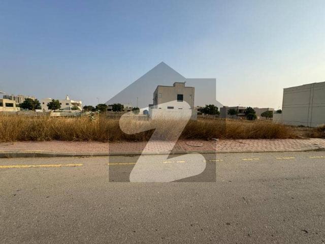 272 Sq Yd Corner Category Plot For Sale Precinct 8, Bahria Town Karachi. Prime Location | Ideal for Residence or Investment. Just 5 Mins Drive from Entrance | Near Park, Mosque, Midway Commercial & Bahria Heights