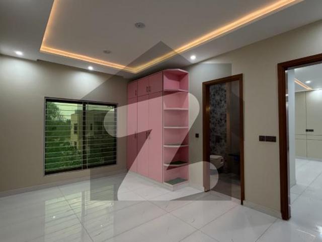 272 Sq Yd Independent 5 Bedroom Villa for Rent Precinct 8, Bahria Town Karachi, with Park, Grand Mosque & Gallery nearby just 5 min drive from Main Gate. Bahria Town Precinct 8