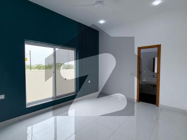 272 Sq Yd Villa For Sale Precinct 6. A+ Construction | 4 or 5 Beds | Drawing, Dining, Lounge, Modern Kitchen & Greasy Kitchen. Just 5 Mins Drive from Main Gate | Near Park, Mosque, Beacon House School, Midway Commercial & Bahria Heights Bahria Town Precinct 6