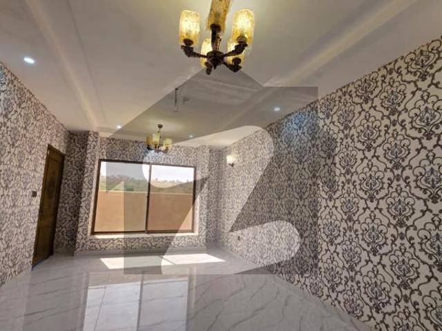 272sq Yard 5 Bedrooms Luxury Villa FOR SALE. Adjacent To Jinnah Avenue, Easy Access To Entrance Facing GRAND MOSQUE. All Facilities Nearby And Utilities Present. Bahria Town Precinct 16
