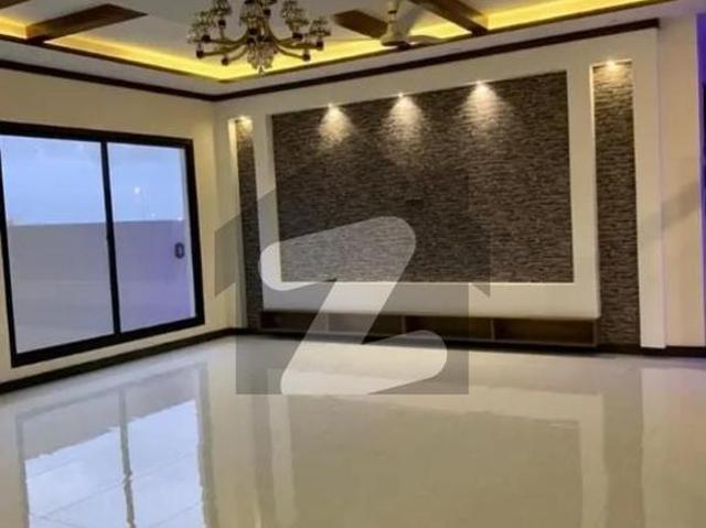 272sq yd 5 Bedrooms Luxury Villa is Available FOR RENT. 6km from Entrance of BTK. 5 Bed DDL 2 Kitchens Bahria Town Precinct 6