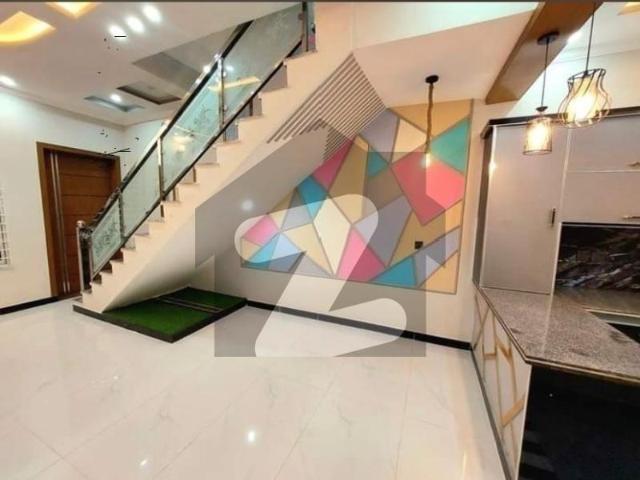 272 Sq Yd 5 Bedrooms Luxury Villa Is Available FOR RENT. 6km From Entrance Of BTK. 5 Bed DDL 2 Kitchens Bahria Town Precinct 6