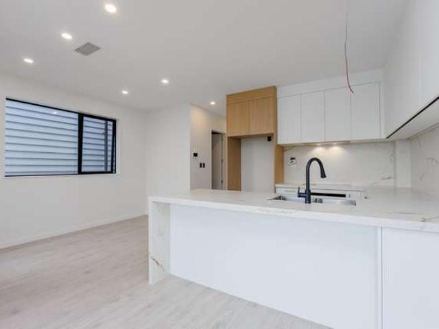 2/73 Te Taruna Drive, Milldale, Rodney