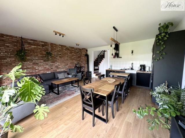 274866 115 m², Domaszczyn