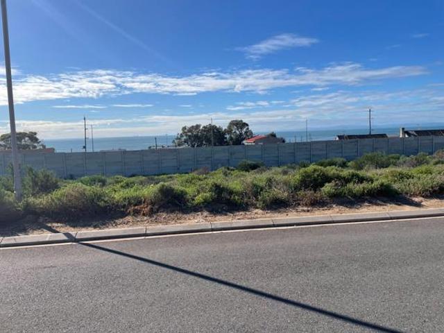 274 m² Land available in St Helena Views