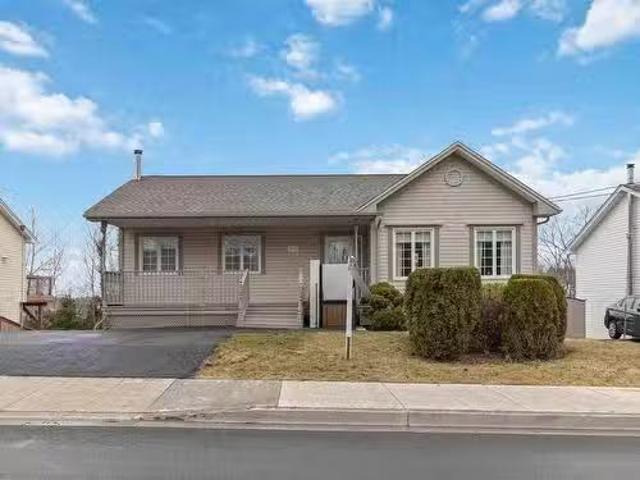 274 Stokil Drive, Lower Sackville, NS, B4C 4G2 house for sal.