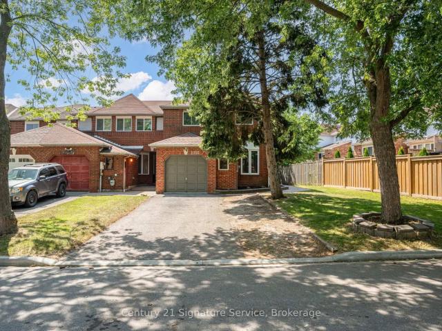 2755 Lindholm Crescent, Mississauga | 4Beds/3Bath, Townhouse, $1,100,000 | Condos. Ca