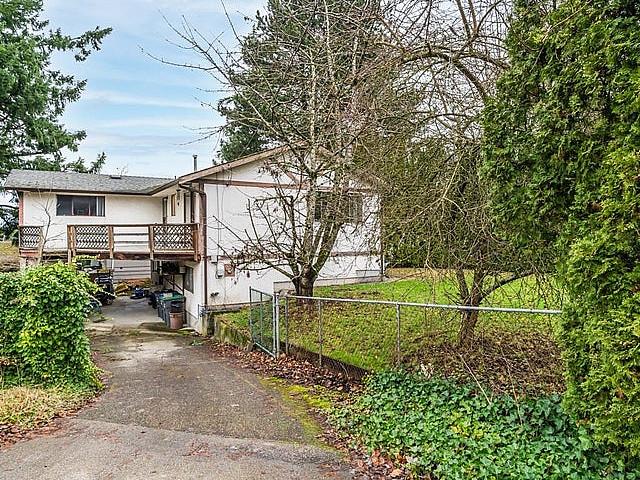 2751 153a Street Surrey, British Columbia
