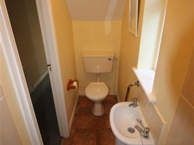 275,000 | No. 5 Oakwood, Macroom, Cork Killian Lynch Auctioneers Valuers & Estate Agents 4970 MyHome. Ie Residential
