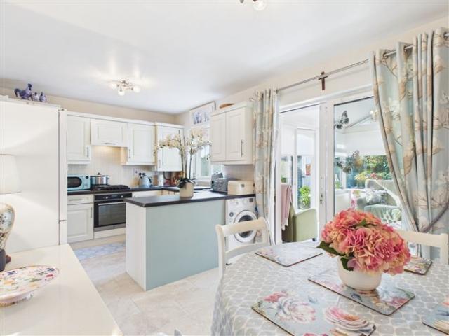 275,000 | 15 Gleann Tuarigh, Chickley's Road, Youghal, Cork DNG Spillane 5020 MyHome. Ie Residential