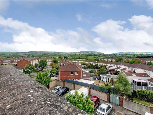 275,000 | 129 Carrigmore Crescent, Citywest, Co. Dublin Ray Cooke Auctioneers 4998 MyHome. Ie Residential