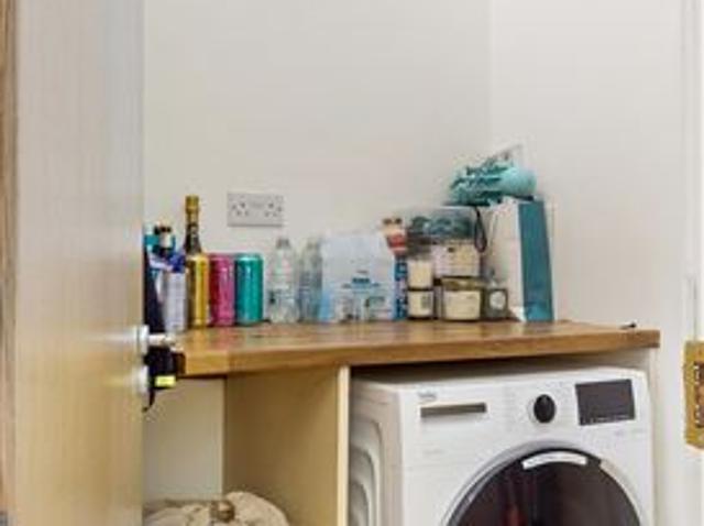 275 | 15 Parkview Drive, Dublin 11, Poppintree, Dublin 11 Dixon Residential Limited 5005 MyHome. Ie Residential