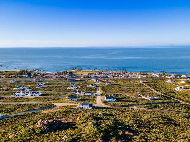 275 m² Land available in St Helena Views