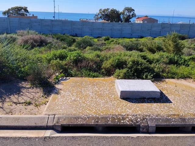 275 m² Land available in St Helena Views